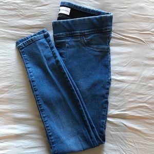 Blue skinny jeans